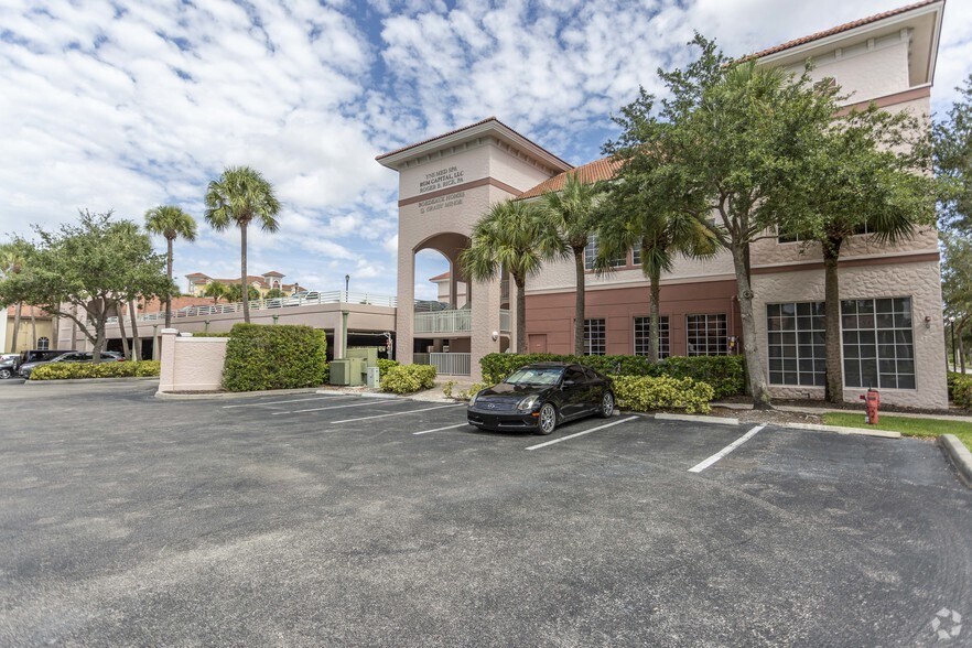 More Photos Of 9010 Strada Stell Ct, Naples Medical For Lease