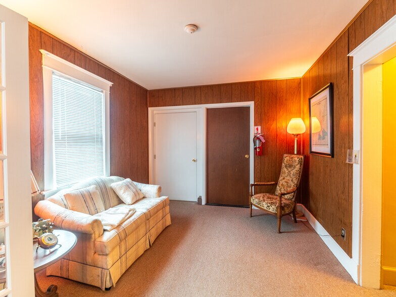 More Photos Of 121 Regent St, Port Chester Funeral Home For Sale