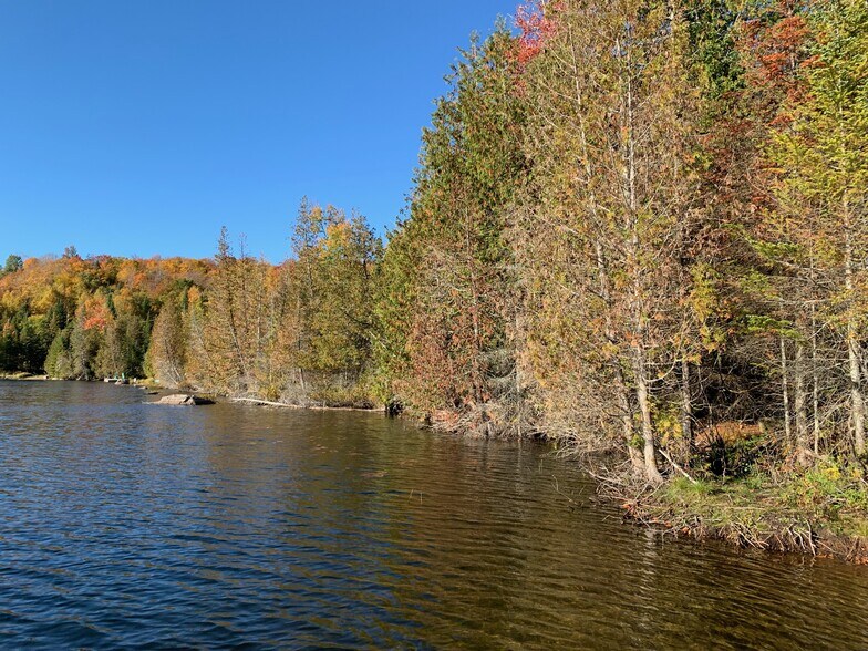 More Photos Of Ch Chemin du Lac-La Salle, Val-morin Land For Sale