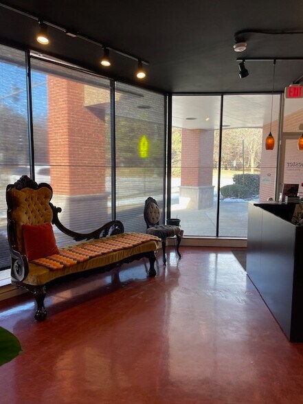 More Photos Of 3407-3423 Church St, Evanston Freestanding For Lease