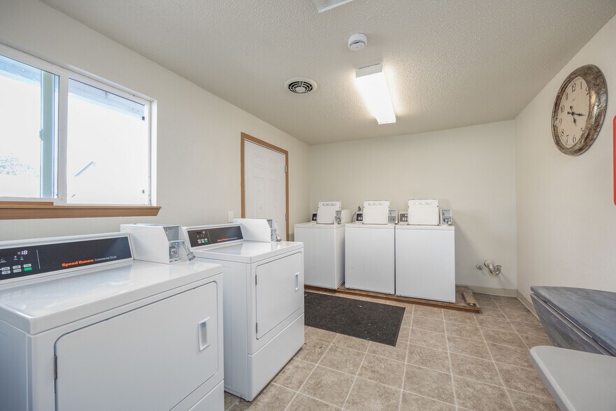 More Photos Of 1100-1105 S Pearl St, Centralia Apartments For Sale