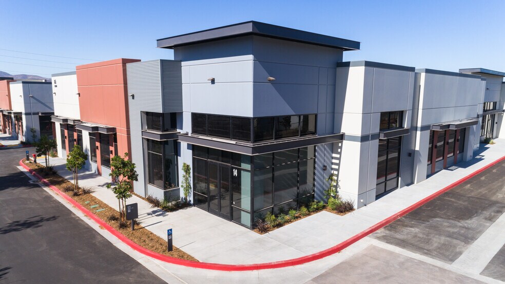 More Photos Of 865-875 Cochran St, Simi Valley Warehouse For Sale