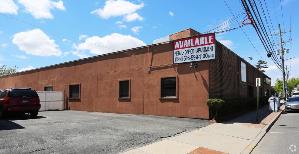 More Photos Of 112 Merrick Rd, Lynbrook Office For Lease