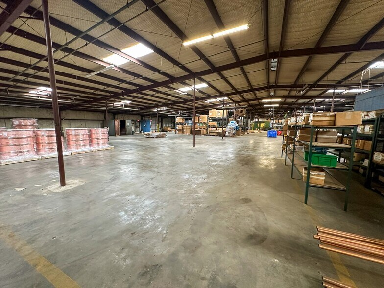 More Photos Of 101 Anvil St, Jacksonville Warehouse For Sale