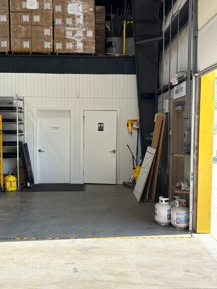 More Photos Of 1159 Cainhoy Rd, Wando Warehouse For Lease
