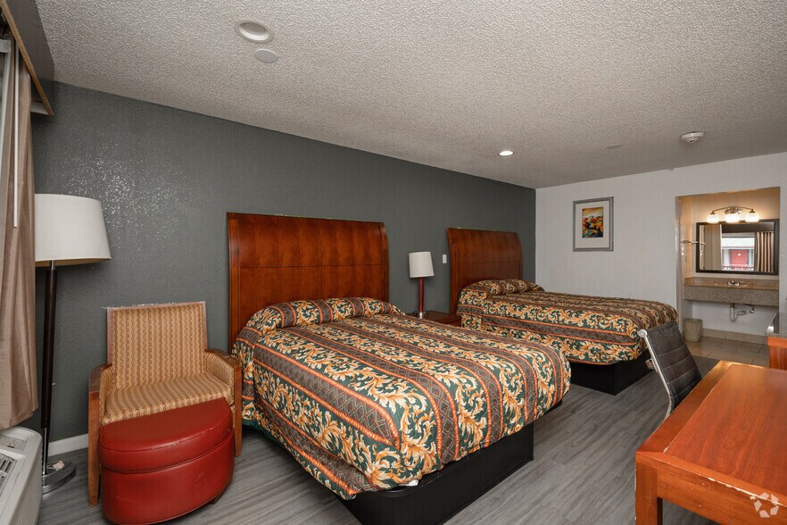 More Photos Of 28382 Southwest Fwy, Rosenberg Hotel For Sale