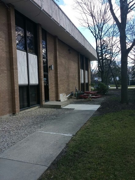 More Photos Of 4200 Euclid Ave, Rolling Meadows Office For Lease
