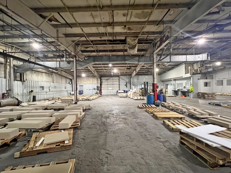 More Photos Of 711 Beaver Rd, Girard Warehouse For Sale