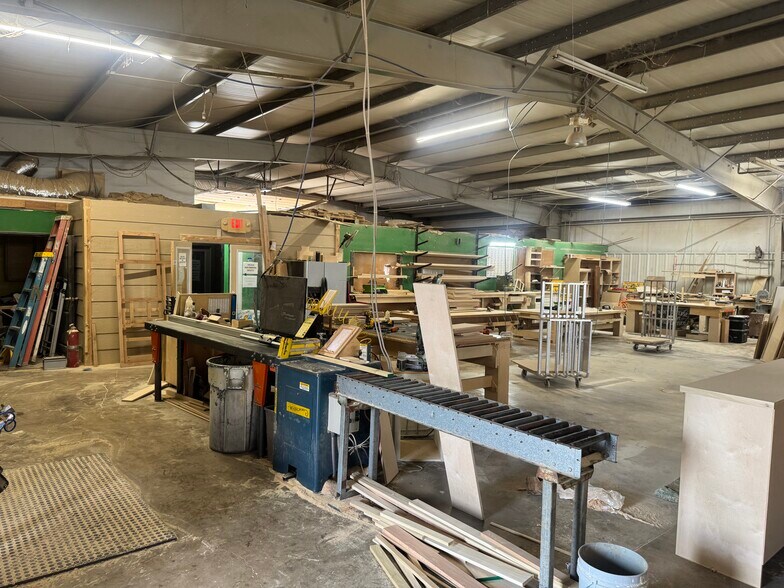More Photos Of 204 S Hominy Ave, Skiatook Industrial For Sale