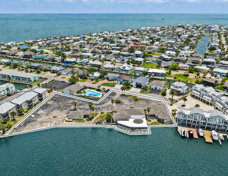 More Photos Of 37 Mazatlan Dr, Rockport Marina For Sale