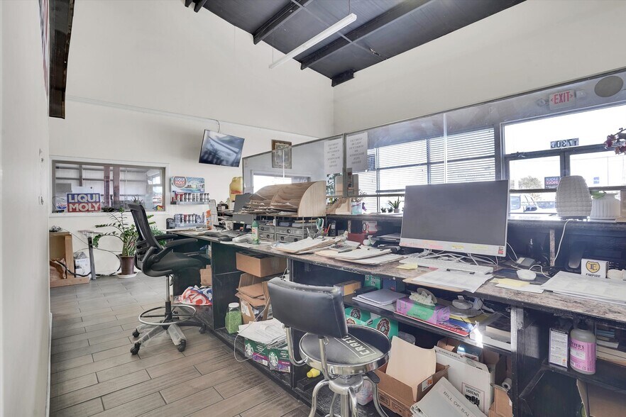 More Photos Of 17306 Alief Clodine Rd, Richmond Auto Repair For Sale