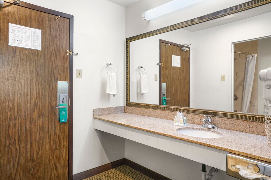 More Photos Of 3815 State Highway 119, Longmont Hotel For Sale
