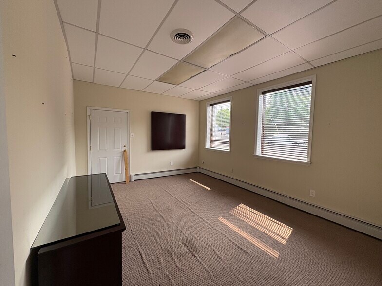 More Photos Of 108 W Montgomery Ave, North Wales Warehouse For Lease