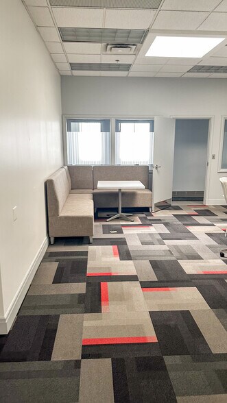 More Photos Of 14925 W 11 Mile Rd, Oak Park Research And Development For Lease