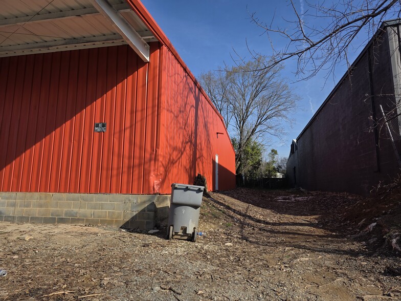 More Photos Of 2839 Sparta Ave, Charlotte Warehouse For Lease