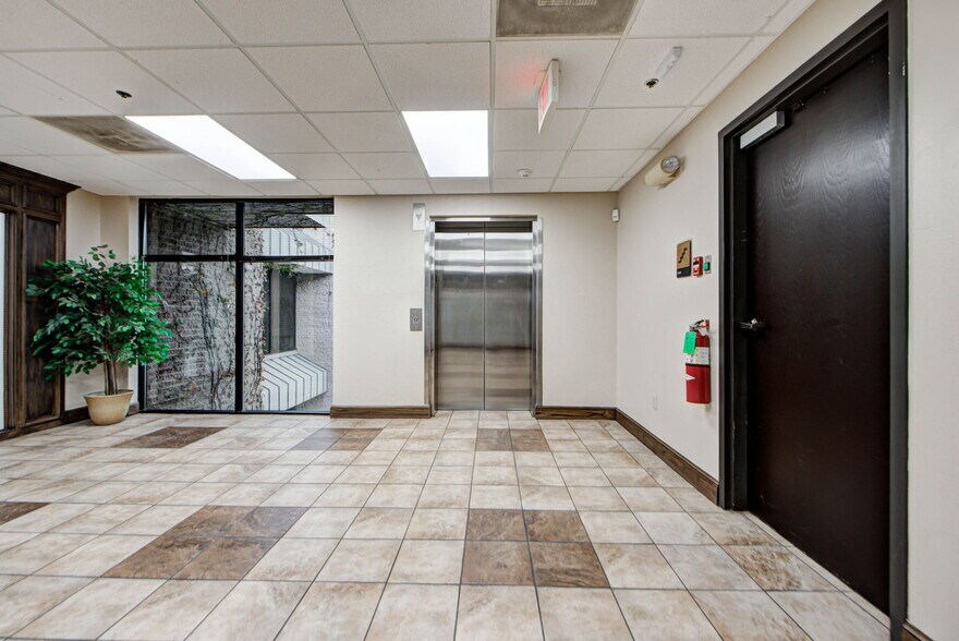 More Photos Of 3727 NW 63rd St, Oklahoma City Medical For Sale