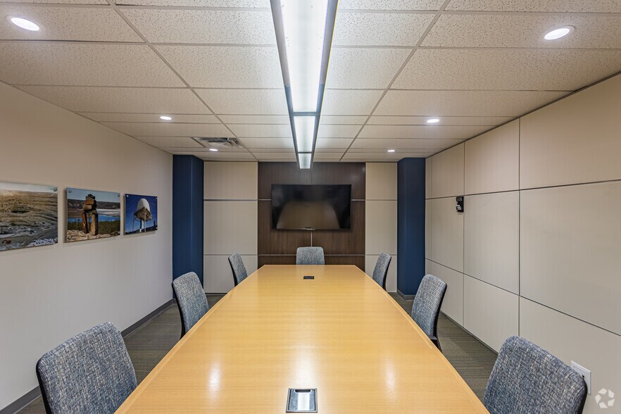 More Photos Of 11150 Jasper Av NW, Edmonton Coworking Space