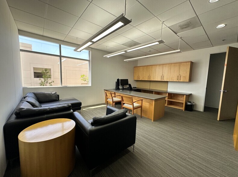 More Photos Of 59 Peters Canyon Rd, Irvine Research And Development For Sale