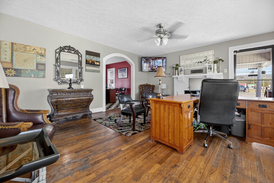 More Photos Of 104 McCullars Ln, Oxford General Retail For Sale