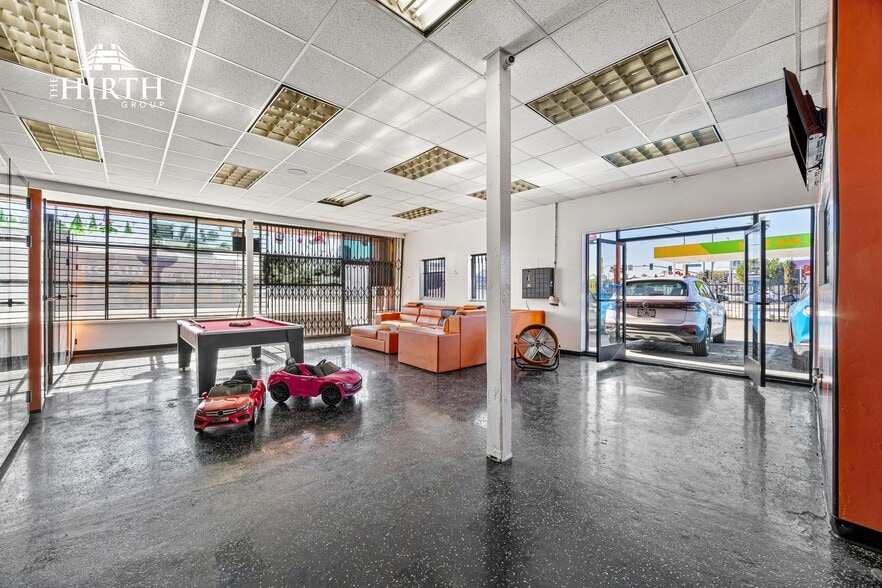 More Photos Of 4761 W Century Blvd, Inglewood Storefront For Sale