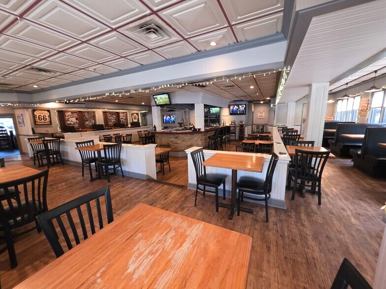 More Photos Of 9 Park Ln, Hilton Head Island Restaurant For Sale