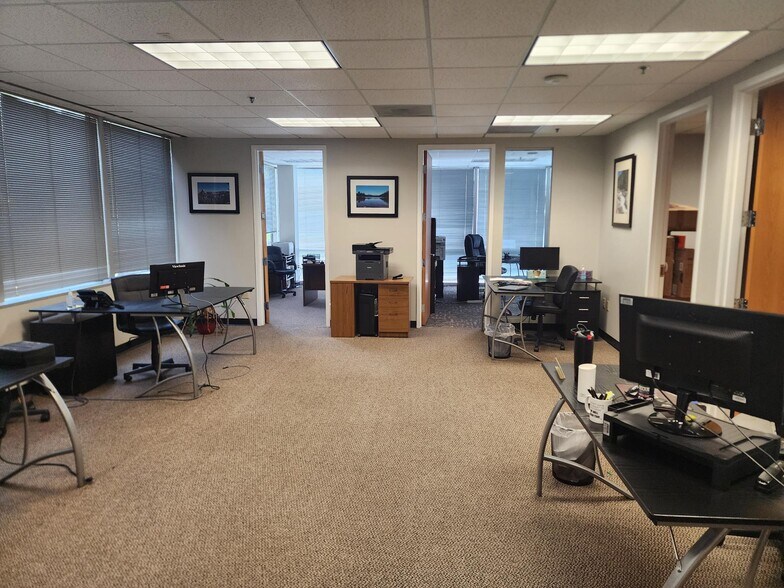More Photos Of 3505 E Frontage Rd, Tampa Office For Lease