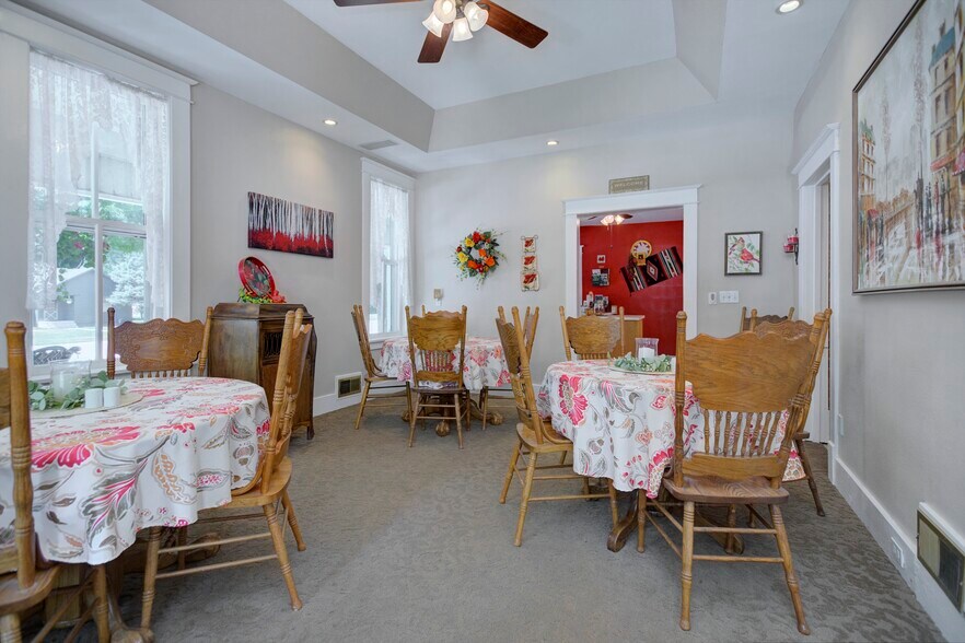 More Photos Of 1006 Court St, Imperial Hospitality For Sale