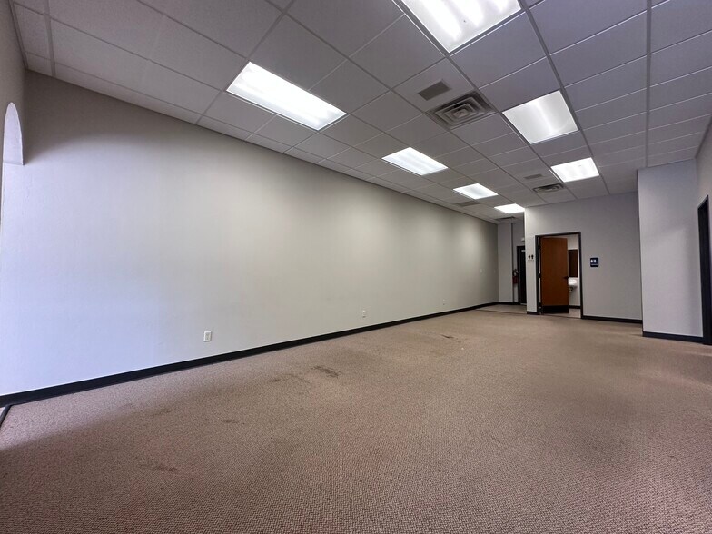More Photos Of 360 24th Ave NW, Norman Storefront For Lease
