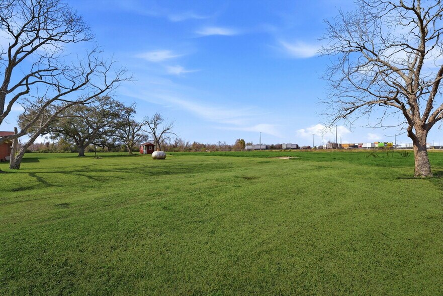 More Photos Of 1839 Henderson rd, Angleton Land For Sale