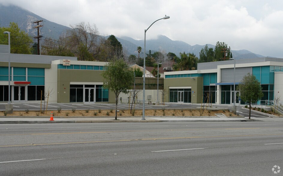 More Photos Of 3719-3731 Foothill Blvd, Glendale Restaurant For Lease