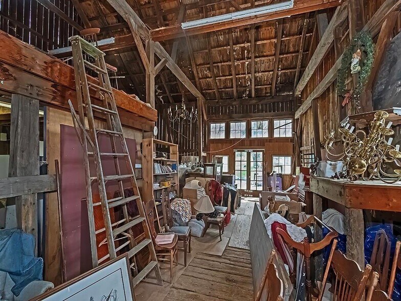 More Photos Of 333 Perry Hwy, Harmony Specialty For Sale