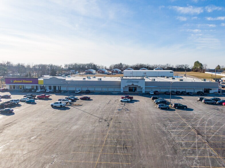 More Photos Of 1050-1056 S Bishop Ave, Rolla Storefront For Sale