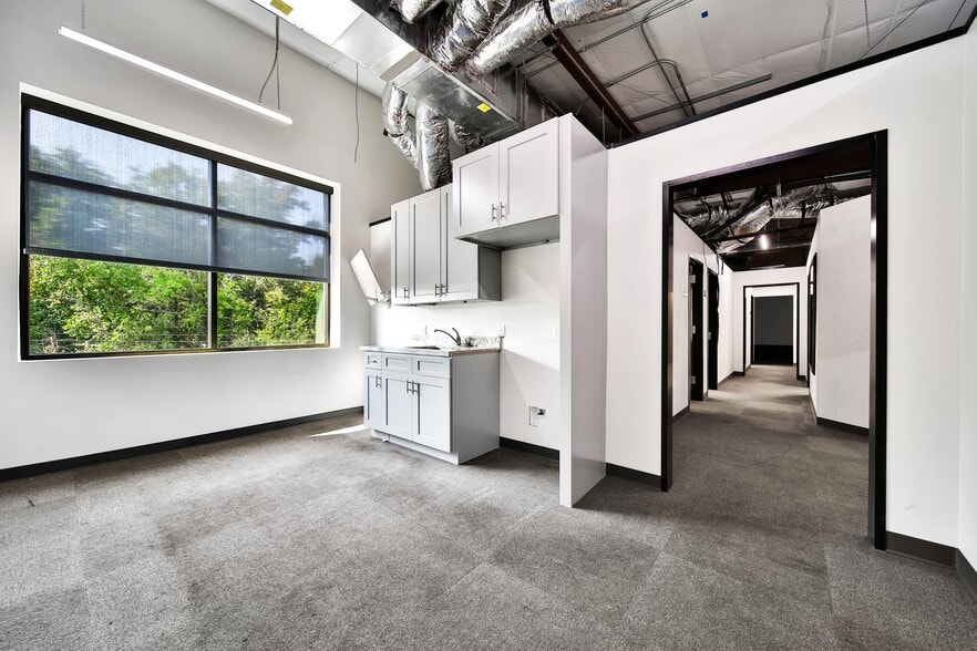 More Photos Of 5939 Albert Dr, Humble Light Distribution For Sale