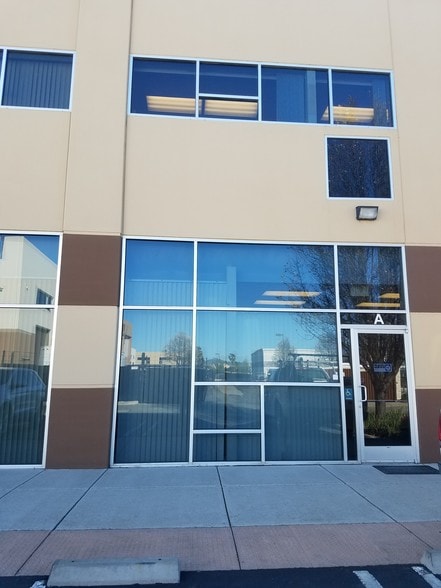 More Photos Of 420 Beatrice Ct, Brentwood Light Distribution For Lease