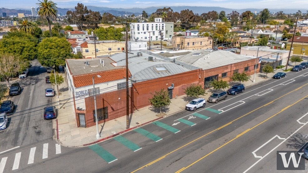 More Photos Of 5655 W Adams Blvd, Los Angeles Warehouse For Lease