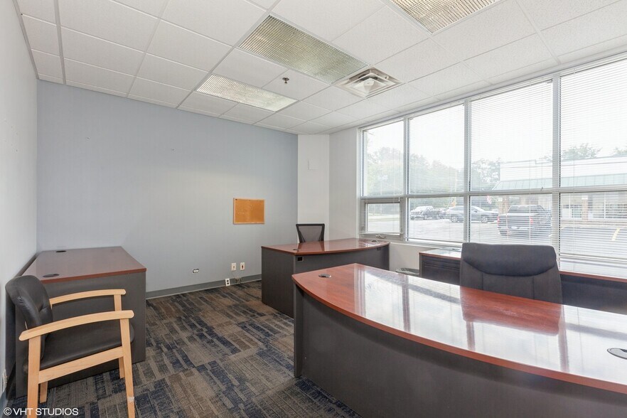 More Photos Of 4906 Main St, Lisle Office For Sale