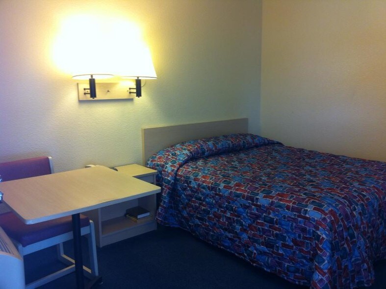 More Photos Of 16901 Stoddard Wells Rd, Victorville Hotel For Sale