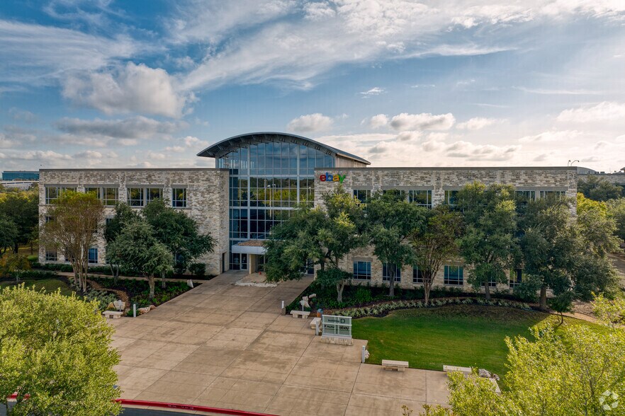 More Photos Of 7700 W Parmer Ln, Austin Unknown For Lease