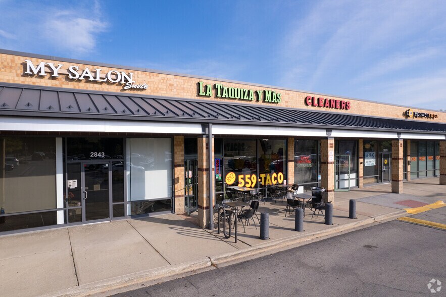 More Photos Of 2823-2863 Pfingsten Rd, Glenview General Retail For Lease