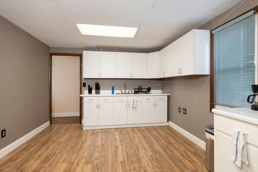 More Photos Of 932 French Rd, Cheektowaga Office For Sale