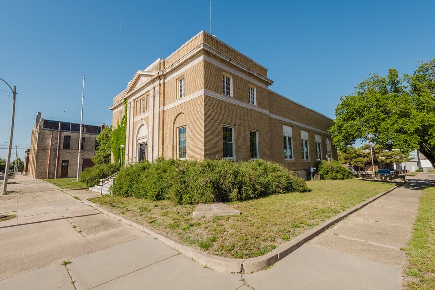 More Photos Of 920 Millington St, Winfield Storefront Retail Office For Sale