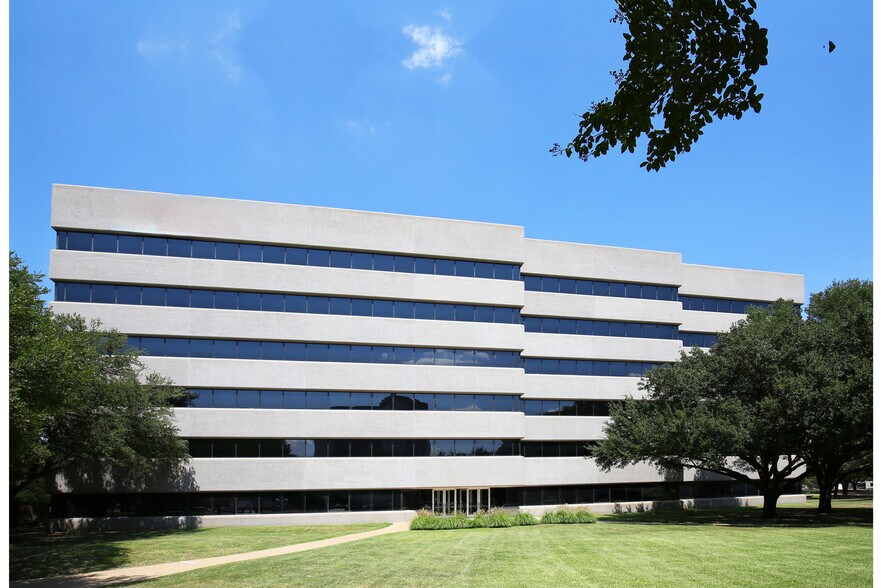 More Photos Of 8505 Freeport Pky, Irving Office For Lease