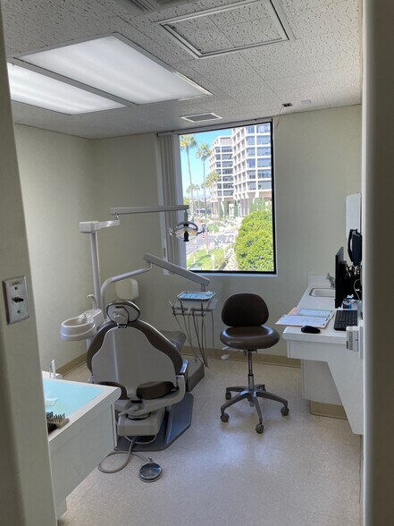 More Photos Of 400 Newport Center Dr, Newport Beach Medical For Lease