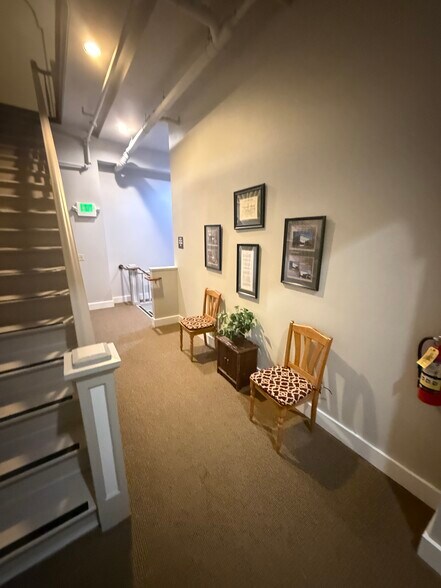 More Photos Of 601-605 Main St, Woodland Office For Lease