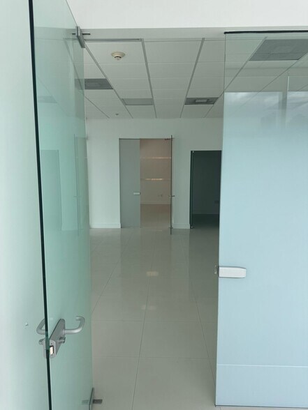 More Photos Of 175 SW 7th St, Miami Medical For Lease