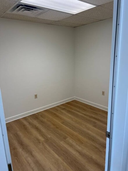 More Photos Of 4696-4698 Honeygrove Rd, Virginia Beach Daycare Center For Lease