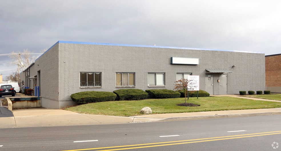 Primary Photo Of 341-349 Lively Blvd, Elk Grove Village Warehouse For Lease