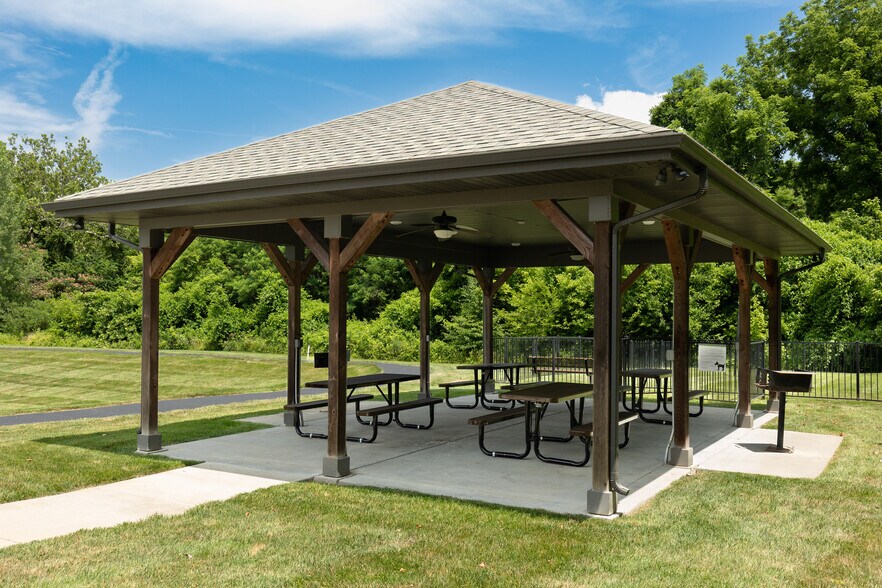 More Photos Of 238 W Wellspring Way, Saint Charles Apartments For Sale