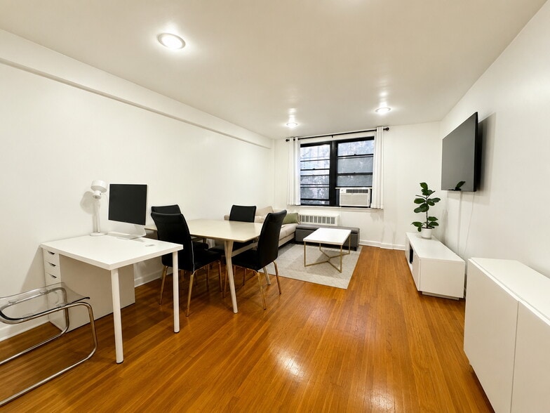 More Photos Of 4115 49th St, Sunnyside Apartments For Sale