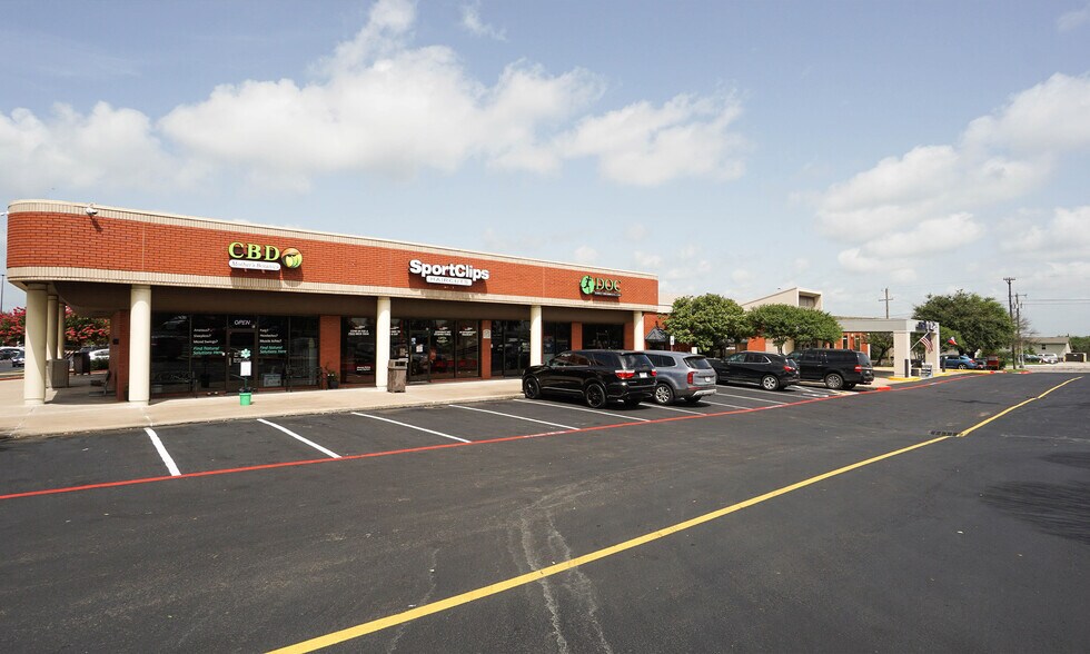 More Photos Of 2000 I-35 S, Round Rock Unknown For Lease